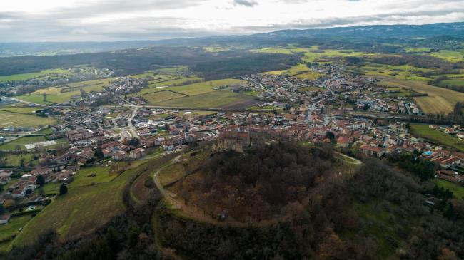 Drone Saint-Étienne : Saint-Romain-le-Puy - Images aériennes drone du prieuré de Saint-Romain-le-Puy