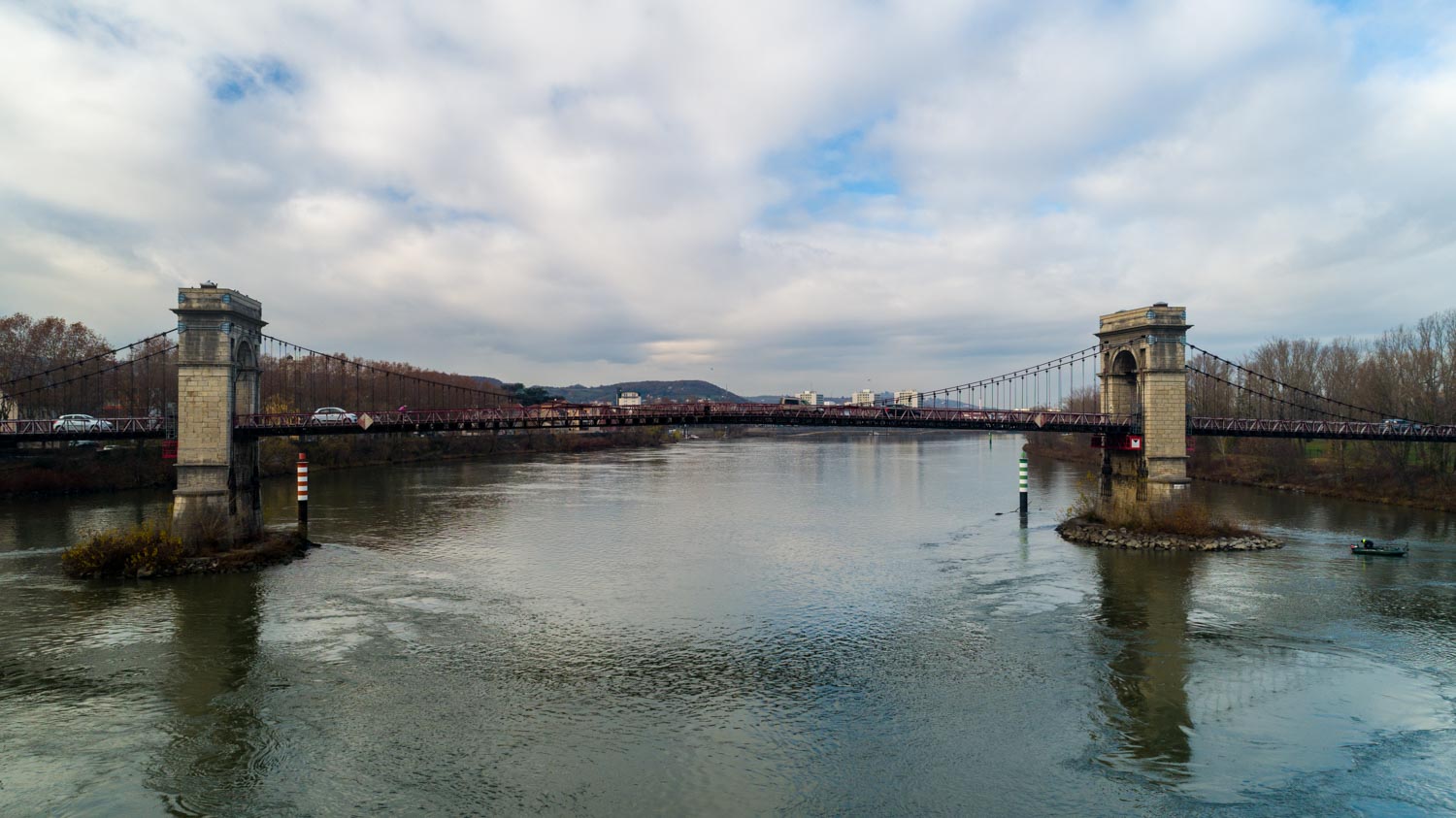 Lyon : Pont de Chasse - Pont suspendu de Chasse en Drone