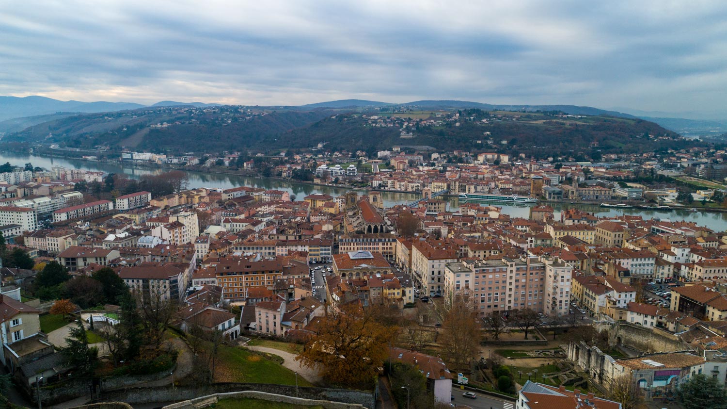 Vienne : Ville de vienne - Images aériennes drone en Isère
